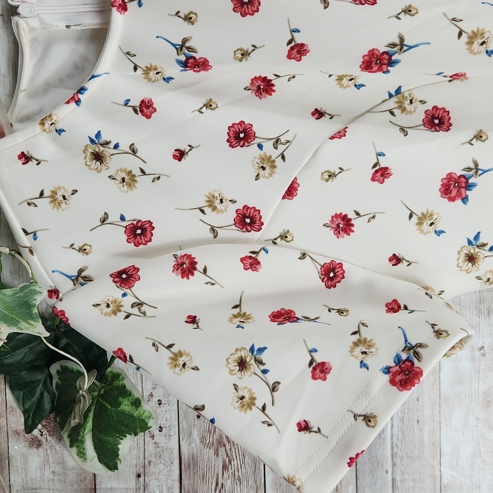 NWT, NADINE WEST, Women's Ivory w/ Red floral dress, round neck, Sz 1XL - Picture 8 of 11